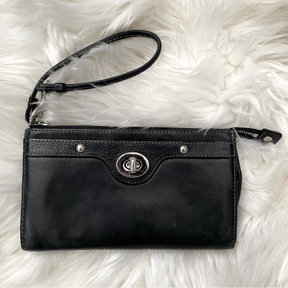 COACH Vintage Classic Black Leather Turn Lock Front Wristlet Wallet